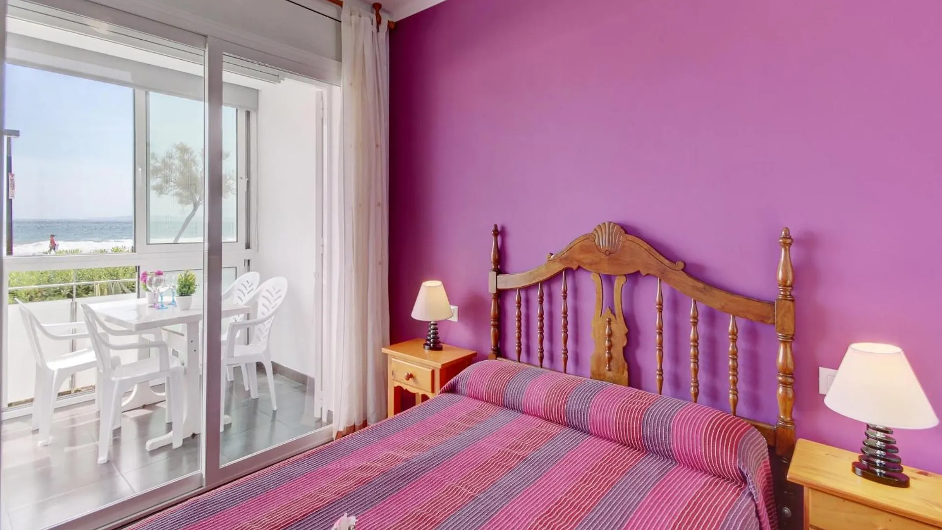 Pretty Apartment With Balcony Roses 0*,  Spain
