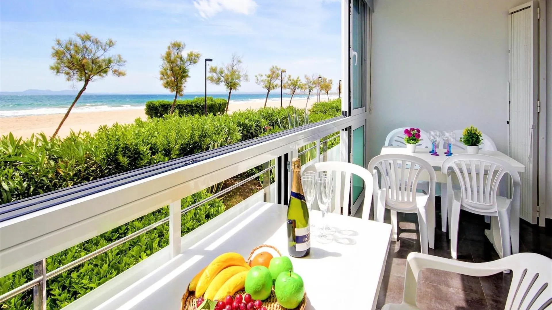 Pretty Apartment With Balcony Roses
